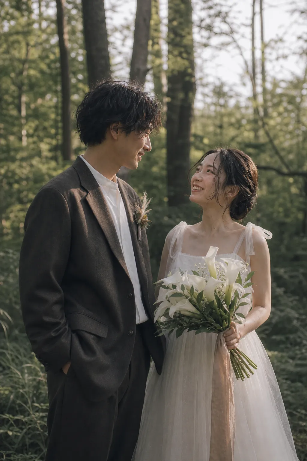 自然光に包まれた新郎新婦ポートレート